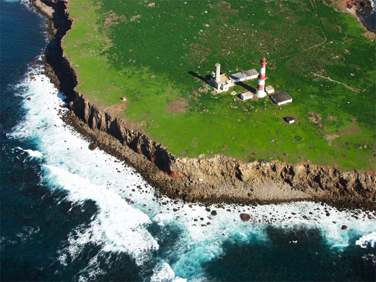 Isla de Todos Santos Norte: the home of Killers, Mexico's heaviest big wave | Photo: Tomas Castelazo/Creative Commons