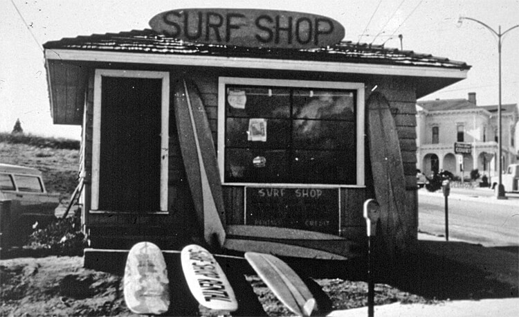 Surf Shop: Jack O'Neill first surfer store opened in 1952 in Ocean Beach, San Francisco | Photo: O'Neill