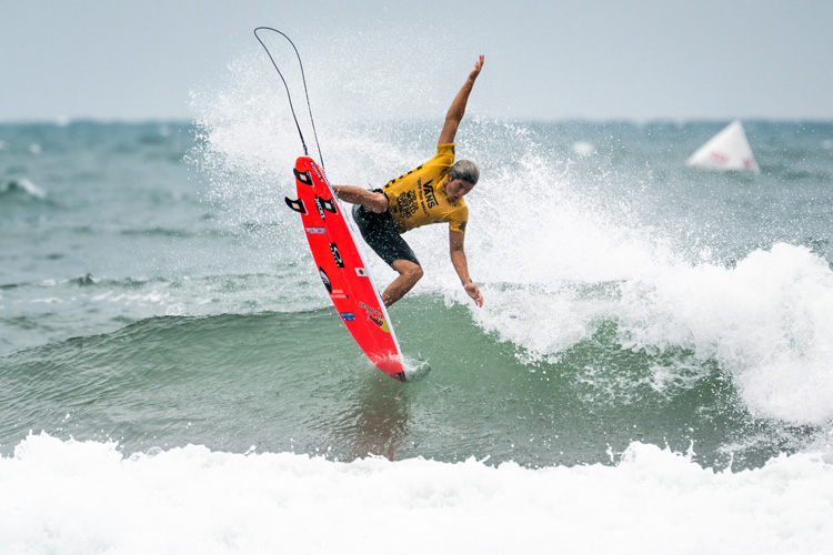 Surfing: a sport that brings great benefits to society | Photo: Evans/ISA