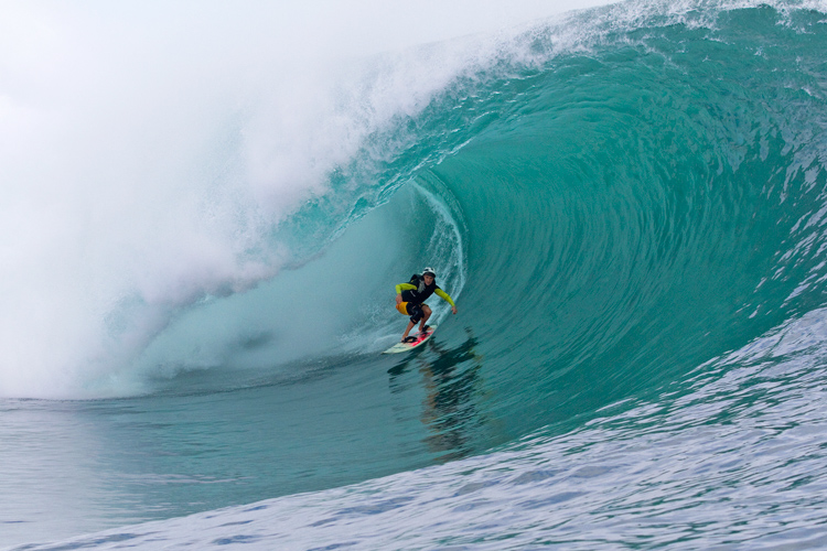 Keala Kennelly: Teahupoo is one of her favorite waves on the planet | Photo: Robertson/WSL