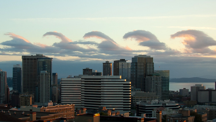 Kelvin-Helmholtz instability: the result of two separate layers of air in the atmosphere moving at different speeds | Photo: Creative Commons