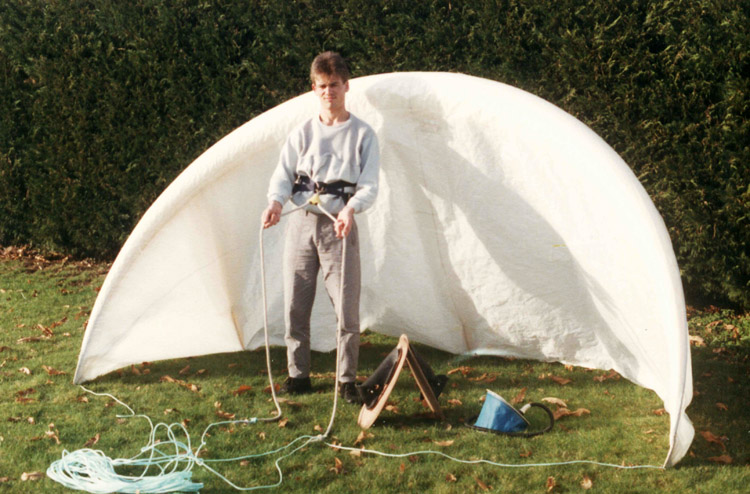 Dominique Legaignoux: the kitesurfing kit built in late 1984