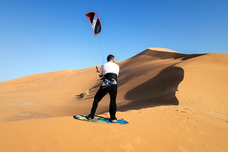 Kiteboarding: a wind sport with many water and land disciplines | Photo: Shuttterstock