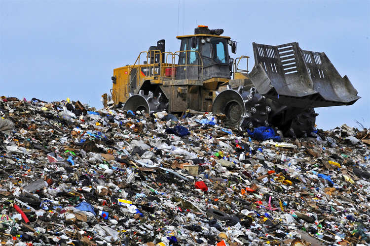 Landfills: in America, one-third of an average dump is made up of packaging material | Photo: Creative Commons