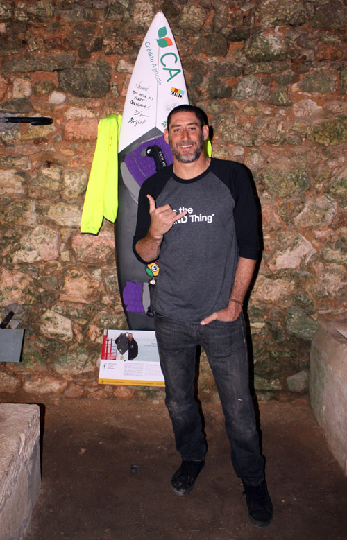 David Langer: his surfboard is hanged on Nazaré's Surfer Wall | Photo: Sam Smith