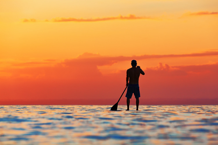 SUP: learn the basics of stand-up paddleboarding | Photo: Shutterstock
