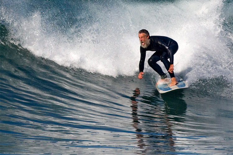 Surfing: a sport for all ages | Photo: Kevin Cole/Creative Commons
