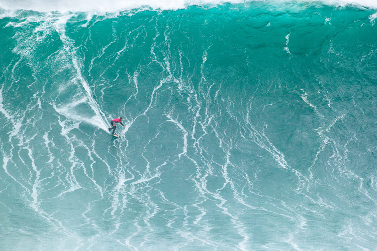 Lucas Chianca: the Brazilian put on a stellar performance with plenty of innovative big wave surfing maneuvering | Photo: WSL
