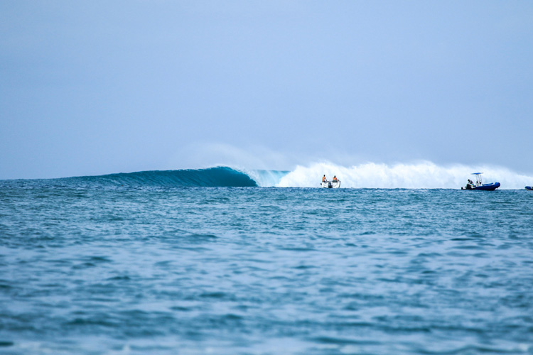 Macaronis Right: a rarely surfed right-hander | Photo: Lucas Martin