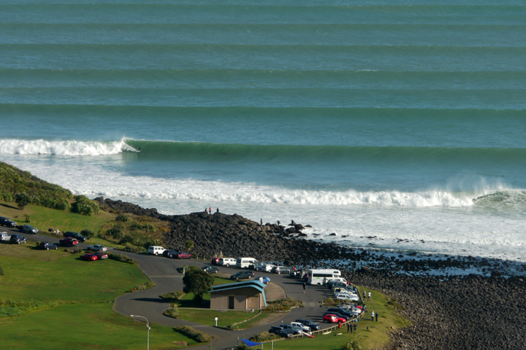 Manu Bay: probably the most famous surf break in Raglan, New Zealand | Photo: Kaneko