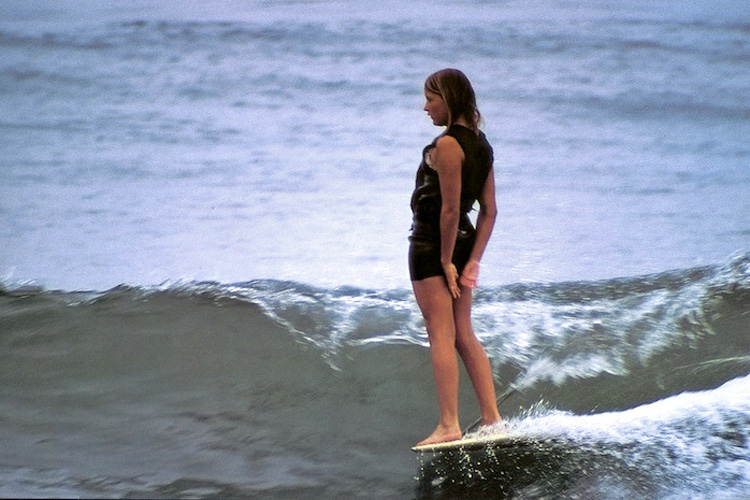 Margo Godfrey, 1967: dominating the California surf scene on her longboard | Photo: Ron Stoner