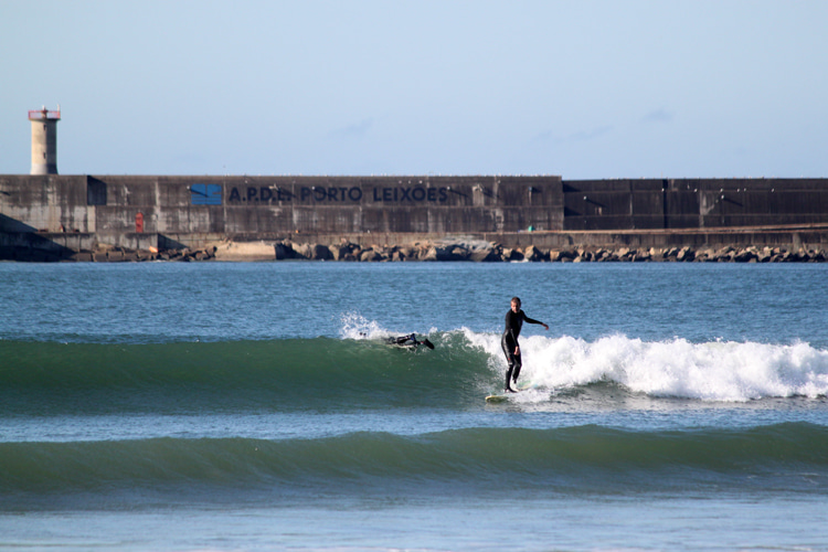 Matosinhos: the Portuguese surf spots delivers over 300 days of waves per year | Photo: Landolt