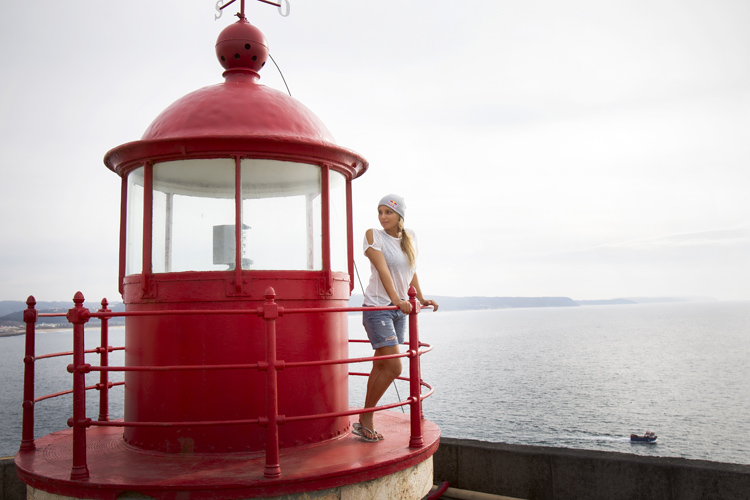 The Nazaré Lighthouse: Maya Gabeira calls it her home | Photo: Silva/Red Bull