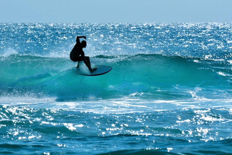 Surfing: a lifestyle, a religion, an addiction | Photo: Shutterstock