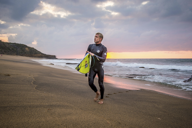 Mick Fanning: helping shark attack victims | Photo: Red Bull