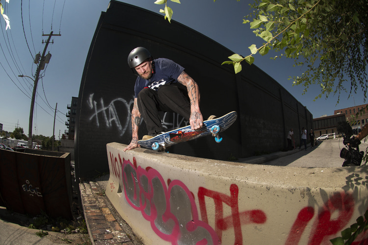 Mike Vallely, 2021: performing a wallie layback mute in Des Moines, California | Photo: Red Bull