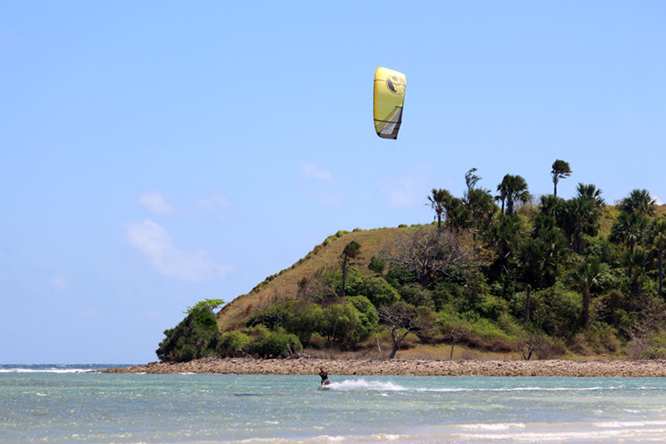 Bislig Beach: a kitesurfing heaven located in Mindoro, Philippines | Photo: Amansinaya Resort