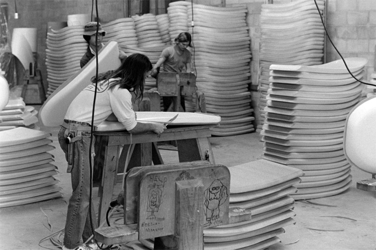 Morey Boogie: this is how the Carlsbad factory looked like back in the mid-1970s | Photo: Craig Libuse