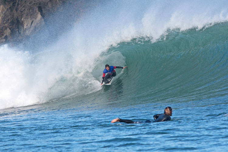 Mundaka: the Spanish surf break produces a deep and hollow barrel that peels for almost 400 yards | Photo: Red Bull
