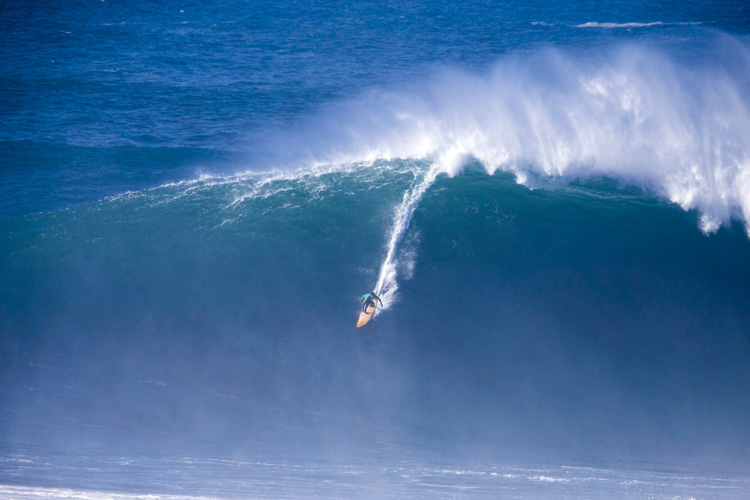 Nazaré: the winter season kicks off in October and ends in February | Photo: Masurel/WSL