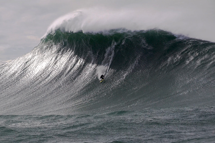 New Big Wave Challenge: the new big wave surfing event by Bill Sharp | Photo: Bonython/NBWC