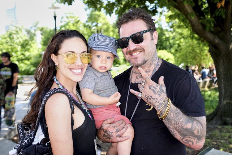 Nicole Boyd, Phoenix Wolf, and Bam Margera: the couple's first child was born on December 23, 2017 | Photo: Red Bull