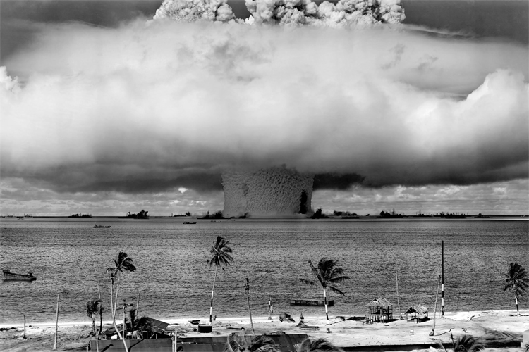 Operation Crossroads, July 1946: the so-called Baker test created an initial 100-foot wave | Photo: United States Department of Defense