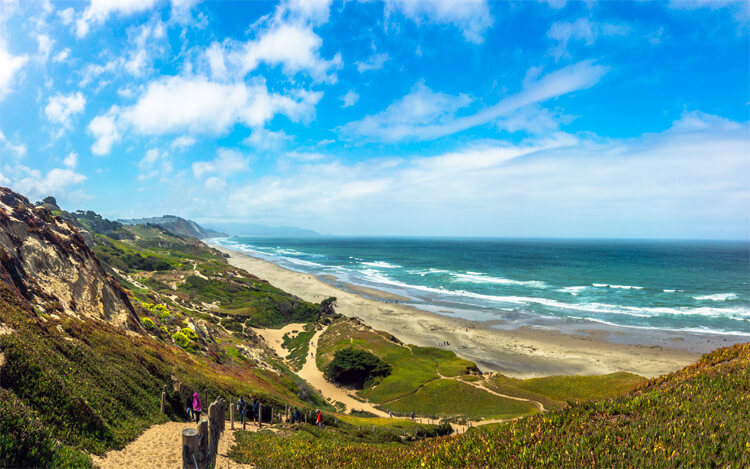 Ocean Beach, San Francisco: 3.5 miles of sand and dune systems | Photo: Creative Commons