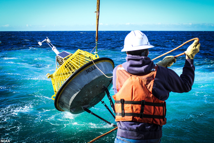 Ocean buoys: they're only measuring wave heights and collecting data along the California coast since around 1980 | Photo: NOAA