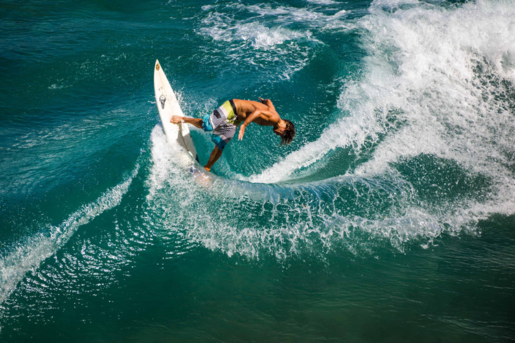 Maneuvering: shortboards with less volume are more agile and responsive | Photo: Shutterstock
