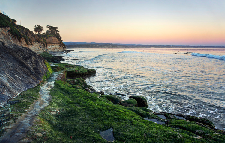 Opal Cliffs: The Hook is one of the popular Santa Cruz surf spots | Photo: Thoeny/Creative Commons