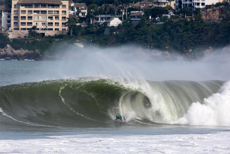 Oscar Moncada: he breathed and surfed Puerto Escondido | Photo: Morales/WSL