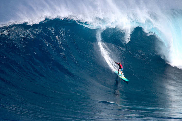 Paige Alms: a fearless big wave surfing pioneer | Photo: Lynton/WSL