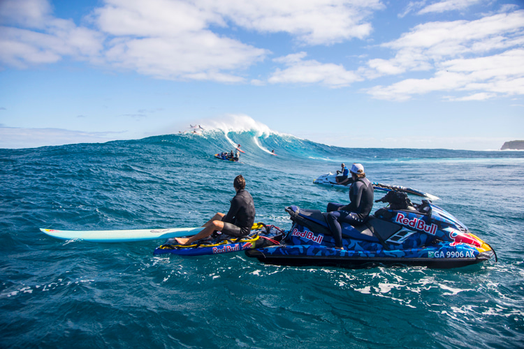 Peahi/Haws, Maui: the infamous Hawaiian surf break has a good and safe observation channel | Photo: Red Bull
