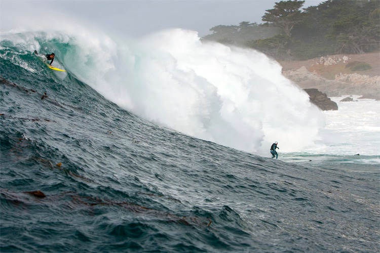 Pescadero Point: one of the biggest waves on the California coast | Photo: Lawrence/Red Bull