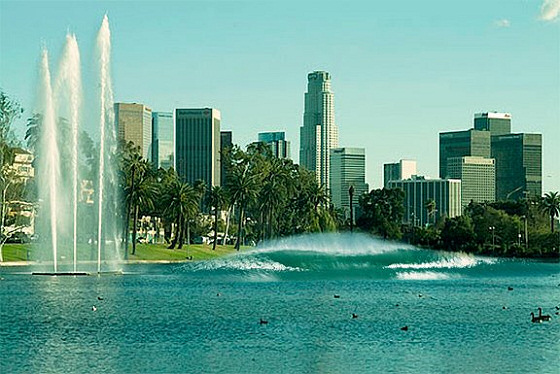 City lakes: example of an outdoor wave pool