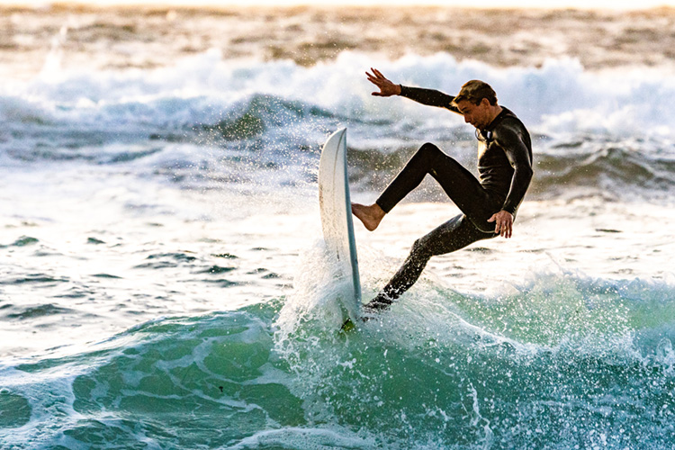Surfers: they're the masters of complicated physics and hydrodynamics | Photo: Kawasaki/Creative Commons