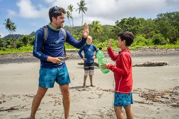 Beach cleanups: one the best things surf schools and instructor can do with their pupils | Photo: Bodhi Surf + Yoga