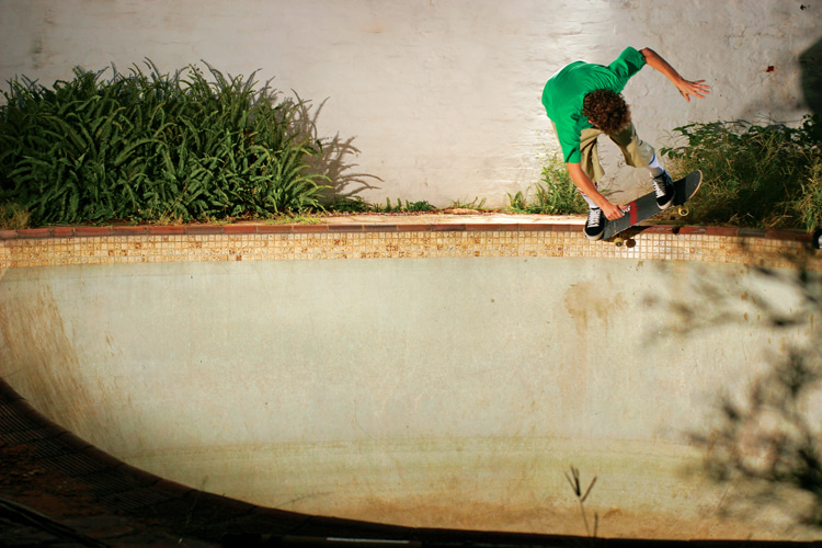 Pool skateboarding: it all started during the 1970s California drought | Photo: Shutterstock