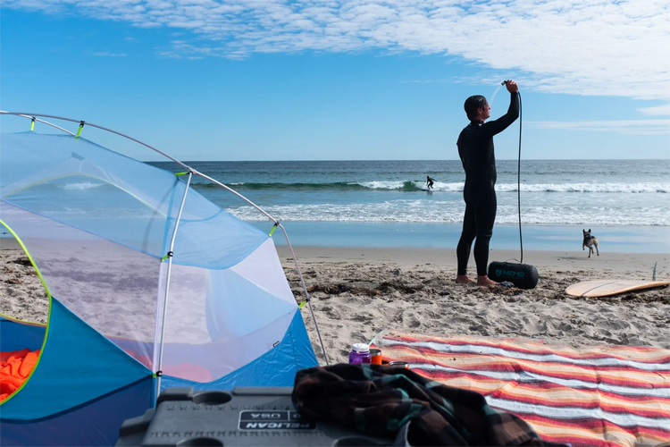 Portable pressure showers: perfect for post-surf sessions | Photo: Nemo