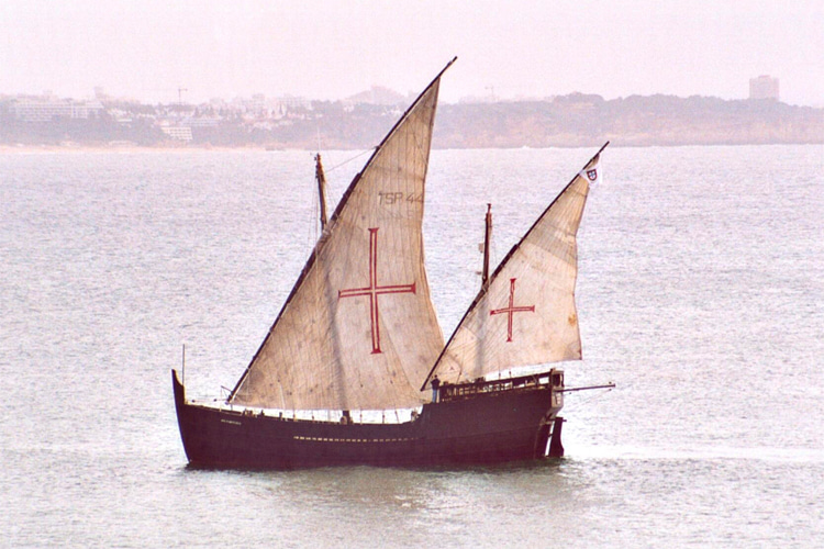 Caravela: the original Portuguese man-of-war ship | Photo: Nautical Portugal
