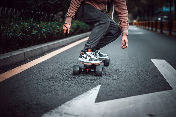 Possway T3: one of the best electric skateboards for beginners | Photo: Possway