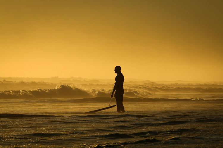 Surfing: great for tiring the body and improve sleep quality | Photo: Hook/Creative Commons