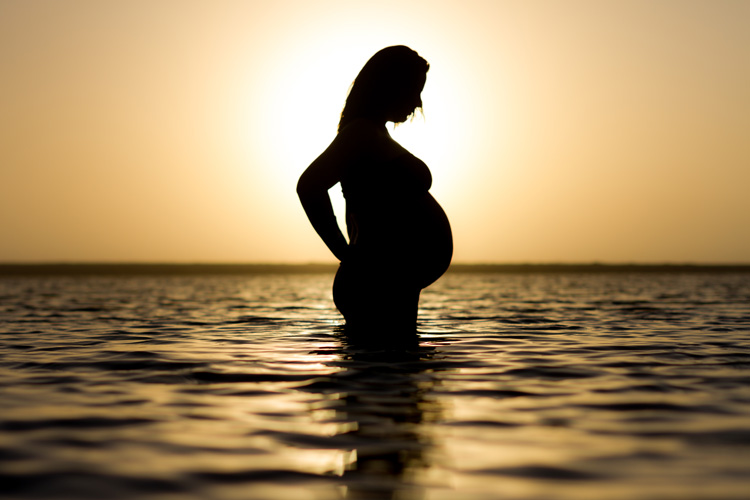 Pregnancy: surfing should be avoid | Photo: Jared Hersch/Creative Commons