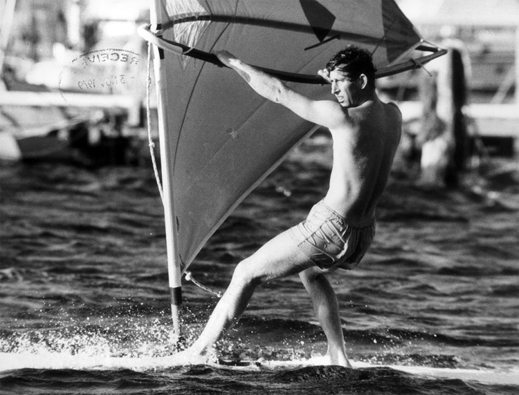 Prince Charles: a fan of the Windsurfer One Design | Photo: Life