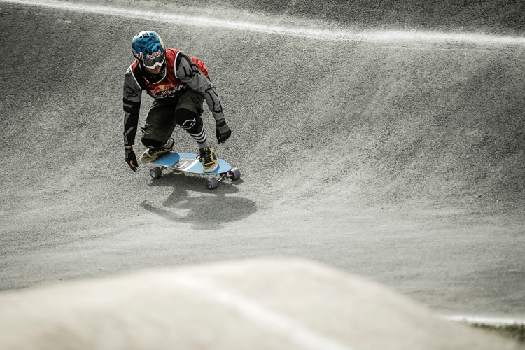 Pump tracks: cruisers and surfskates are the best types of skateboards to use in these circuits | Photo: Red Bull