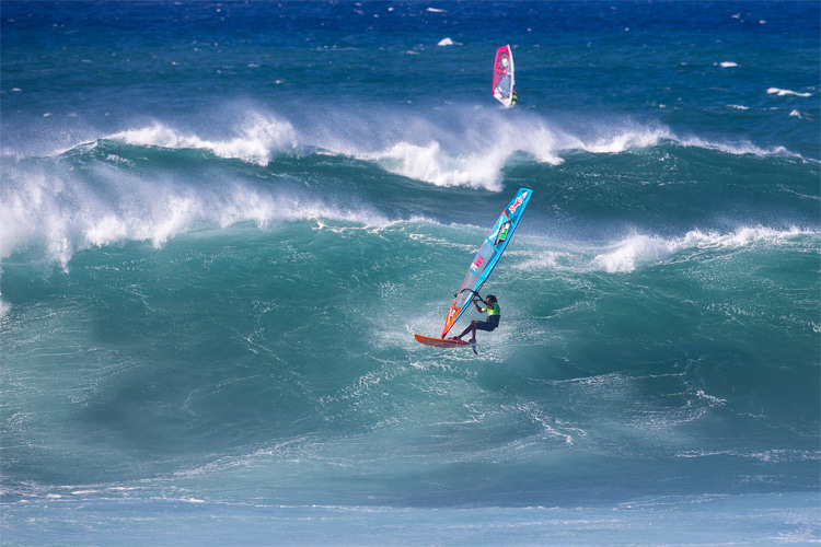 Wave windsurfing: PWA and IWT join forces | Photo: Carter/PWA