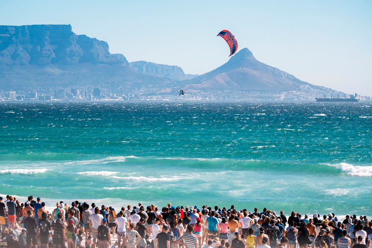 Red Bull King of the Air: the world's best big air kiteboarders reach for the sky at Cape Town | Photo: Red Bull