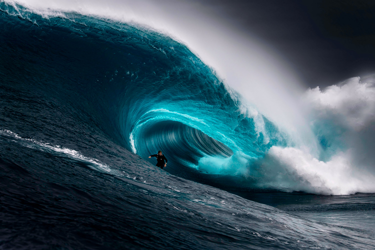 The Right: the 2020 Nikon Surf Photo of the Year by Ren McGann | Photo: Ren McGann