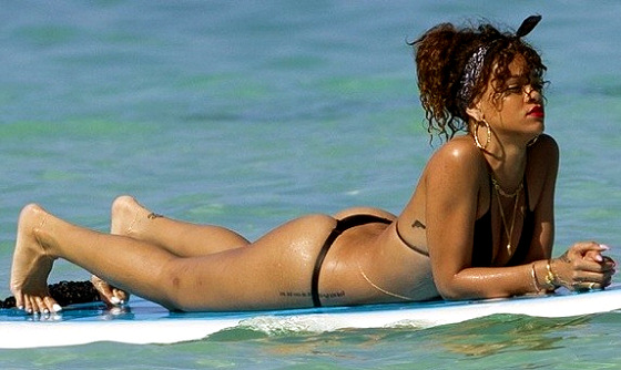 Rihanna: her own way of surfing